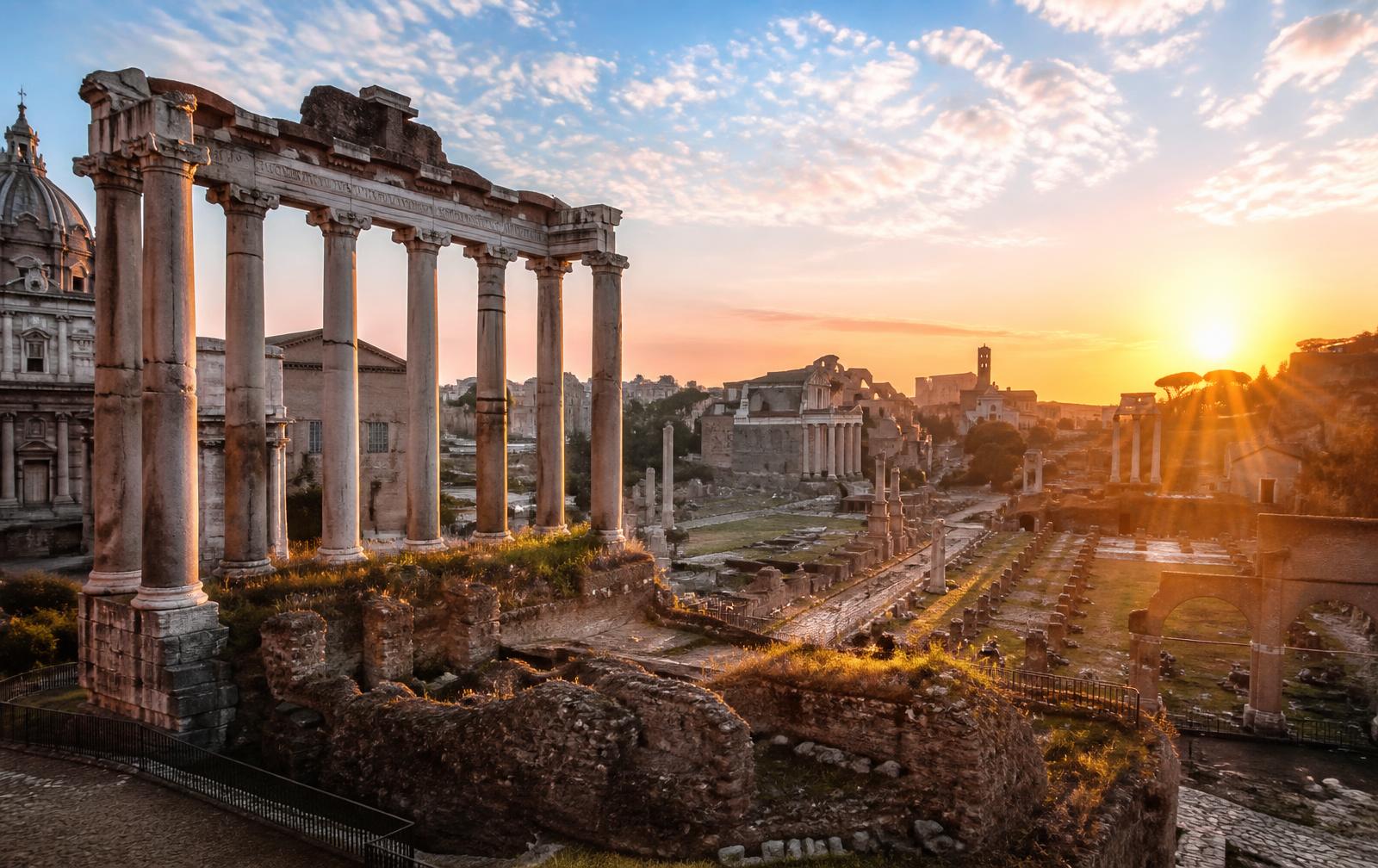 Colosseo di Roma all'imbrunire
